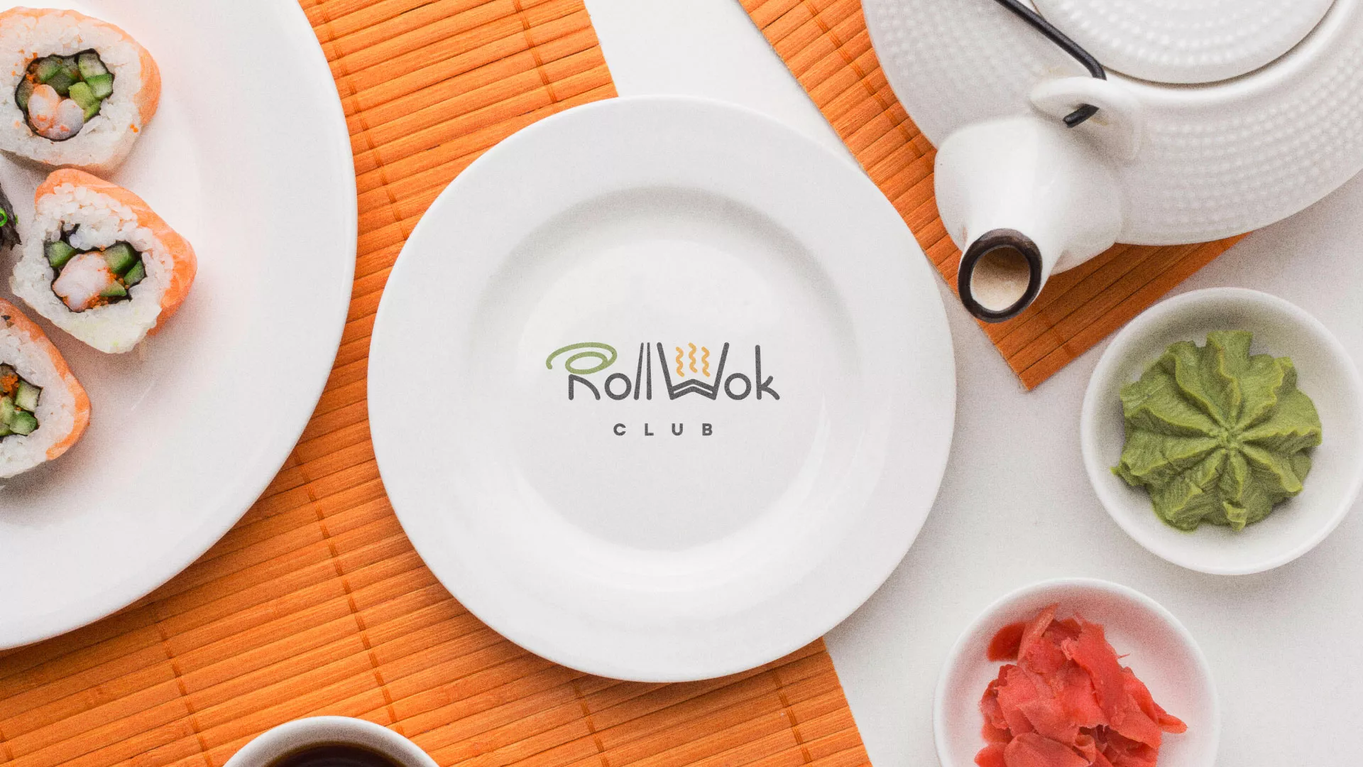Разработка логотипа и фирменного стиля суши-бара «Roll Wok Club» в Великом Устюге